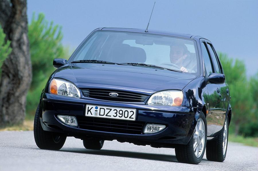  Ford Fiesta 2000 года  (фото 35 из 40)